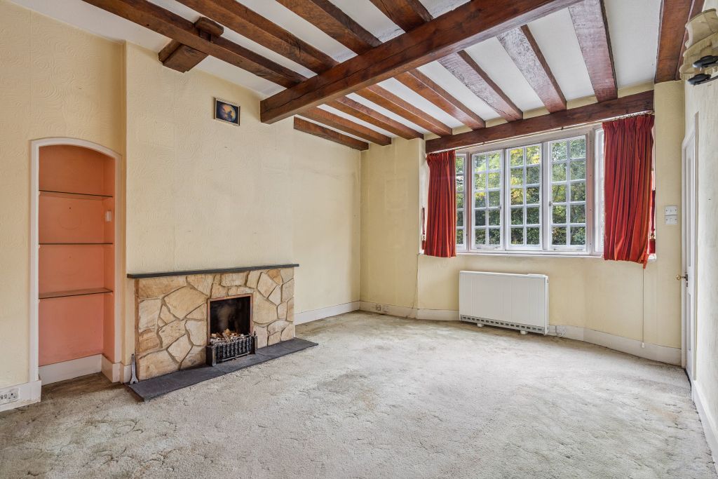 Property photo 2 of 12