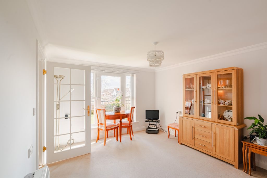 Property photo 3 of 14 8