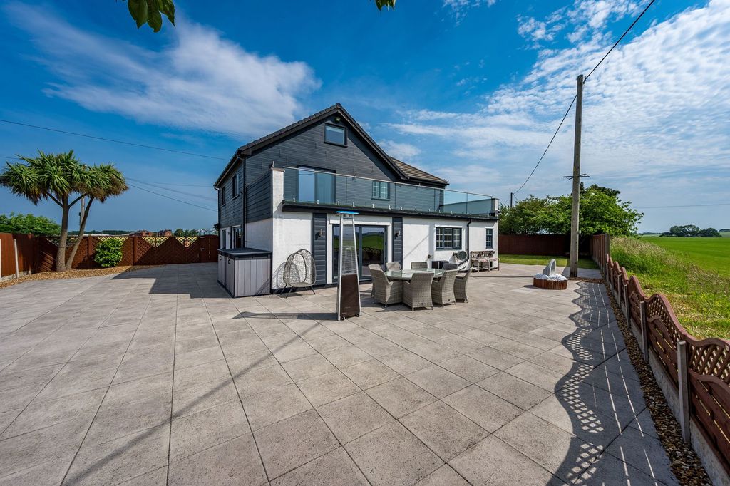 Property photo 1 of 45