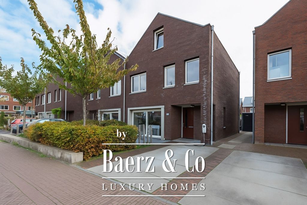 Property photo 1 of 51