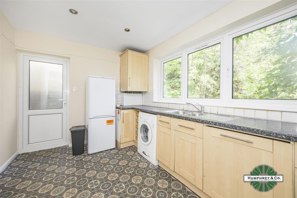 Property photo 1 of 11 41 Penrhyn Avenue -005.Jpg
