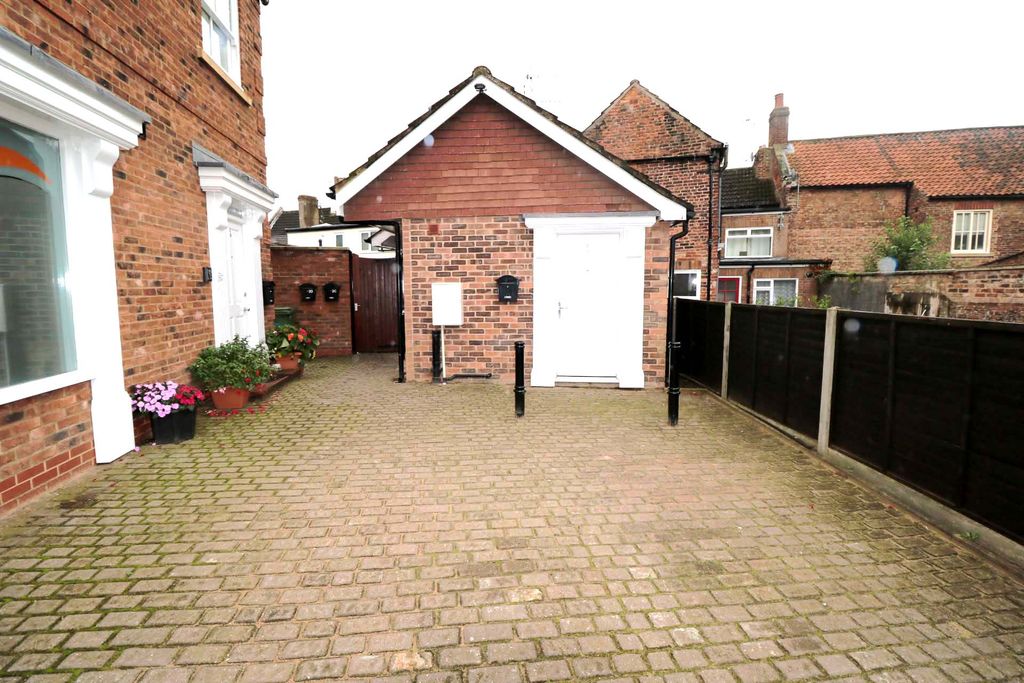 Property photo 1 of 4