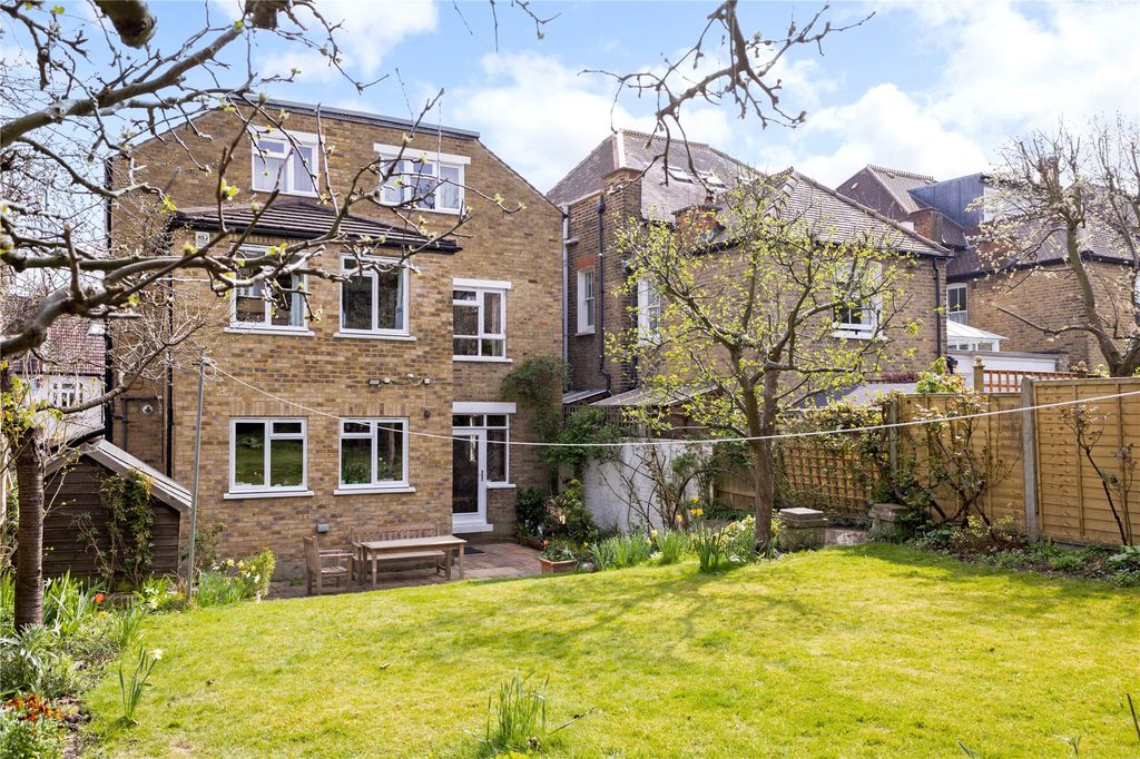 Property photo 2 of 17 Picture No. 24