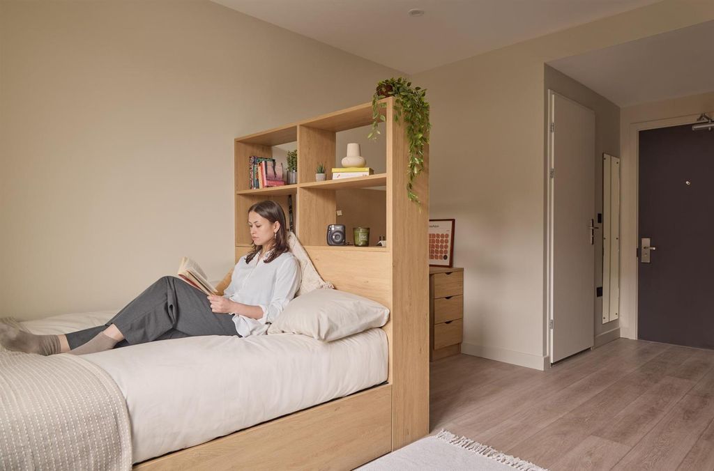 Property photo 1 of 9