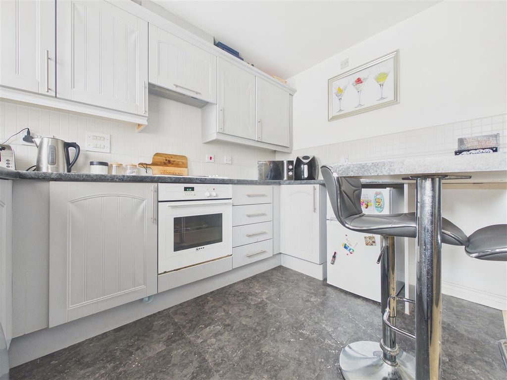 Property photo 3 of 7 Cam01407G0-Pr0116-Still003.Jpg
