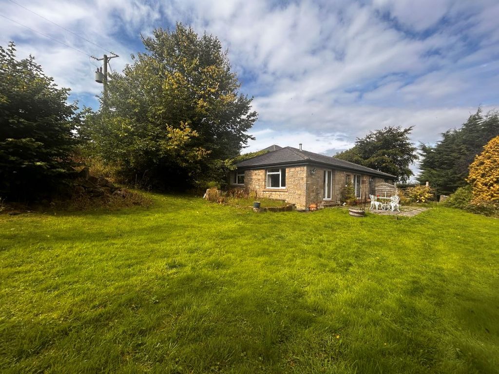 Property photo 2 of 27