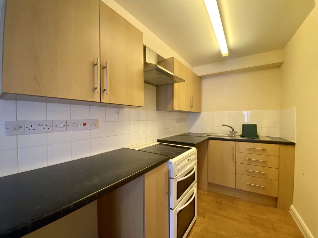 Property photo 3 of 6 Picture No. 11