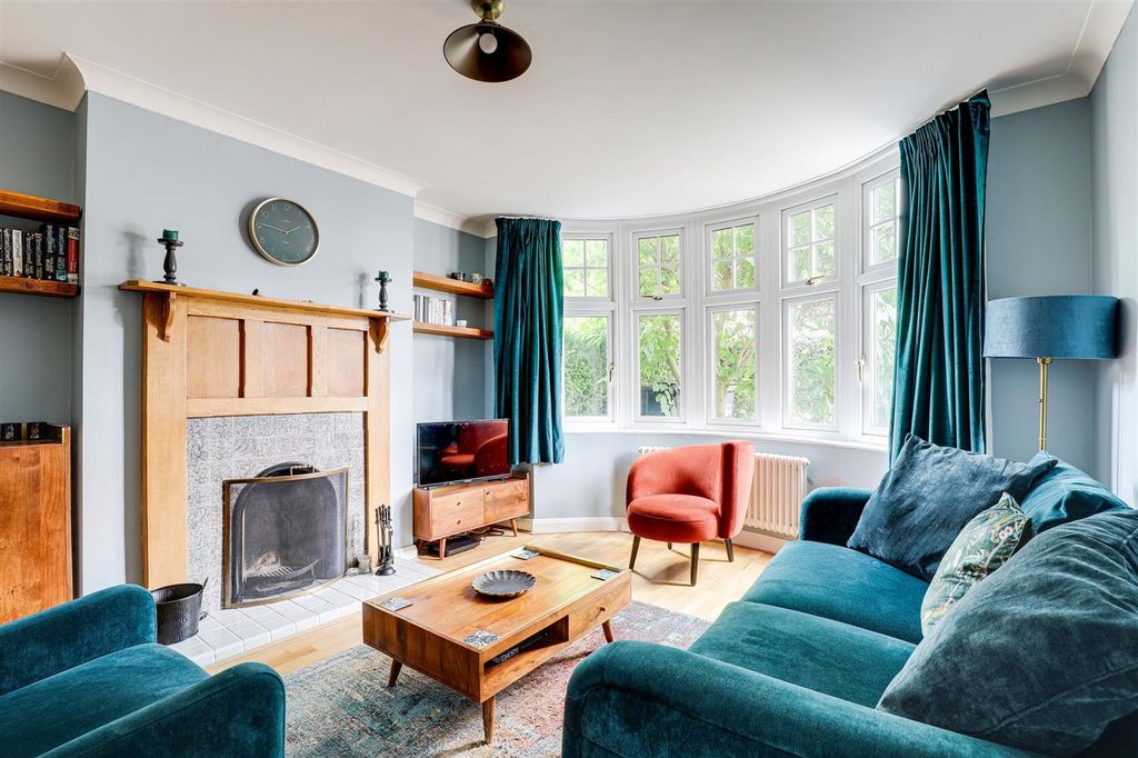 Property photo 2 of 31