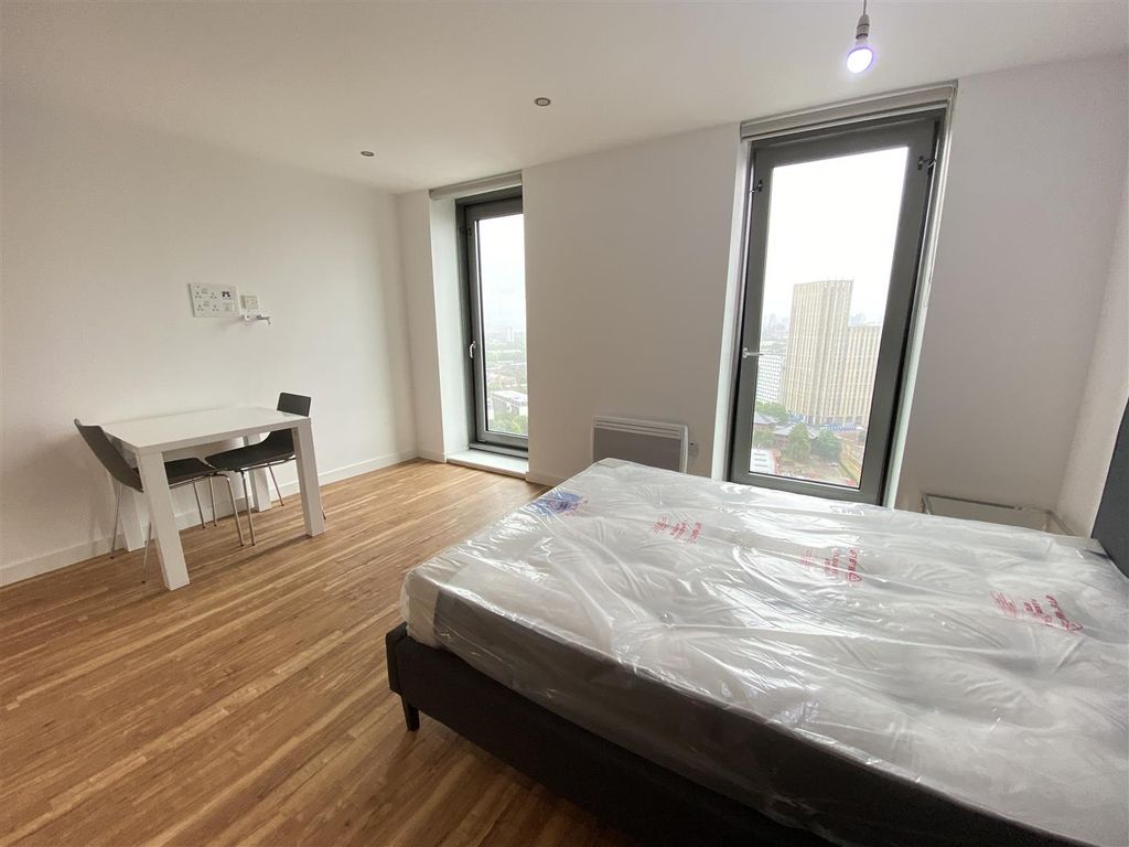 Property photo 3 of 6