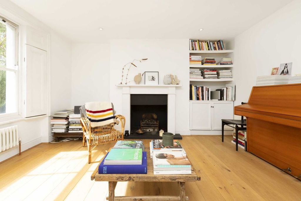 Property photo 2 of 8