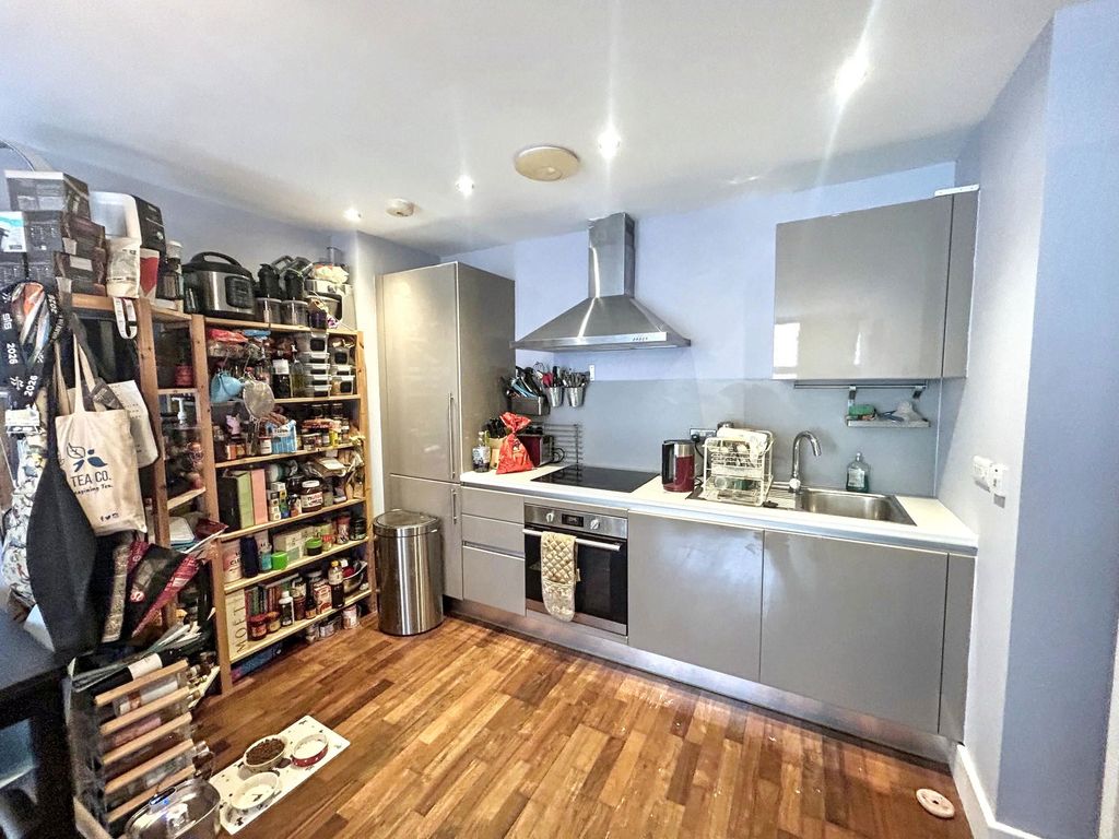 Property photo 3 of 8