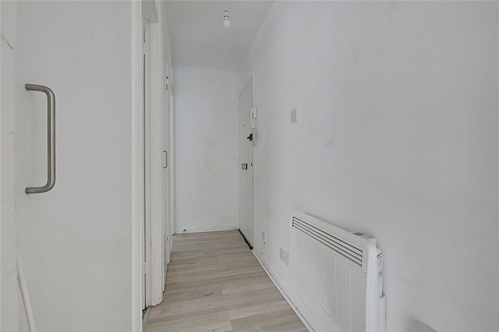 Property photo 3 of 12 Picture No. 21