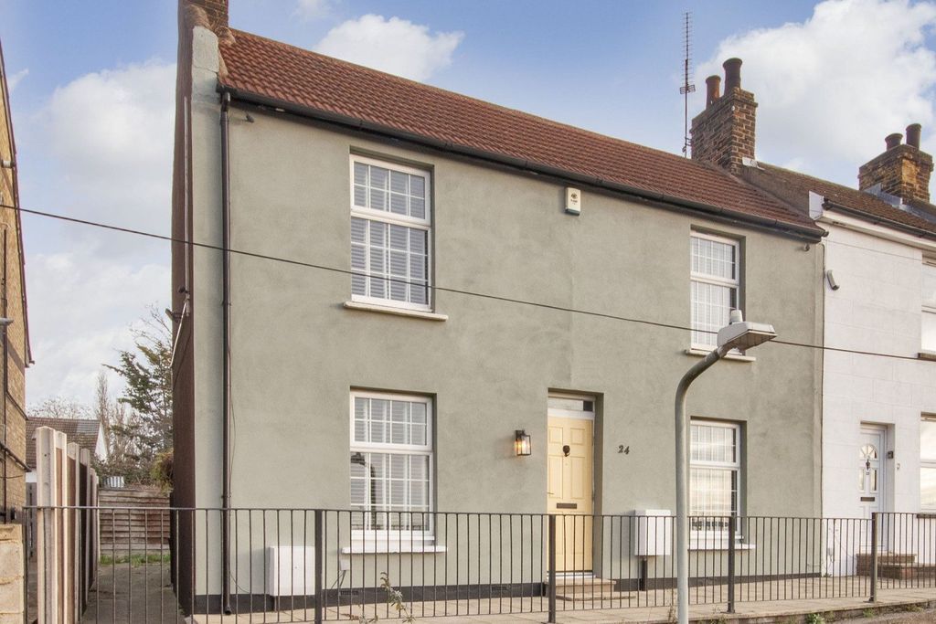 Property photo 2 of 10 External