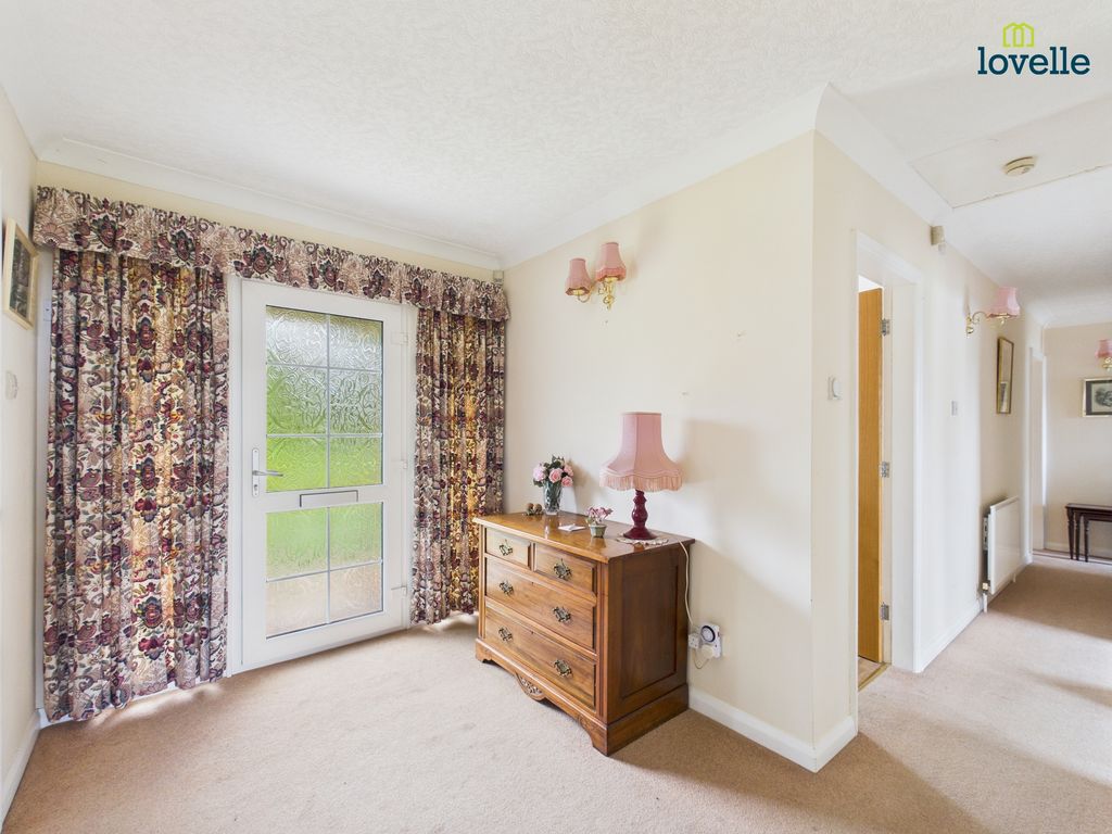 Property photo 2 of 21