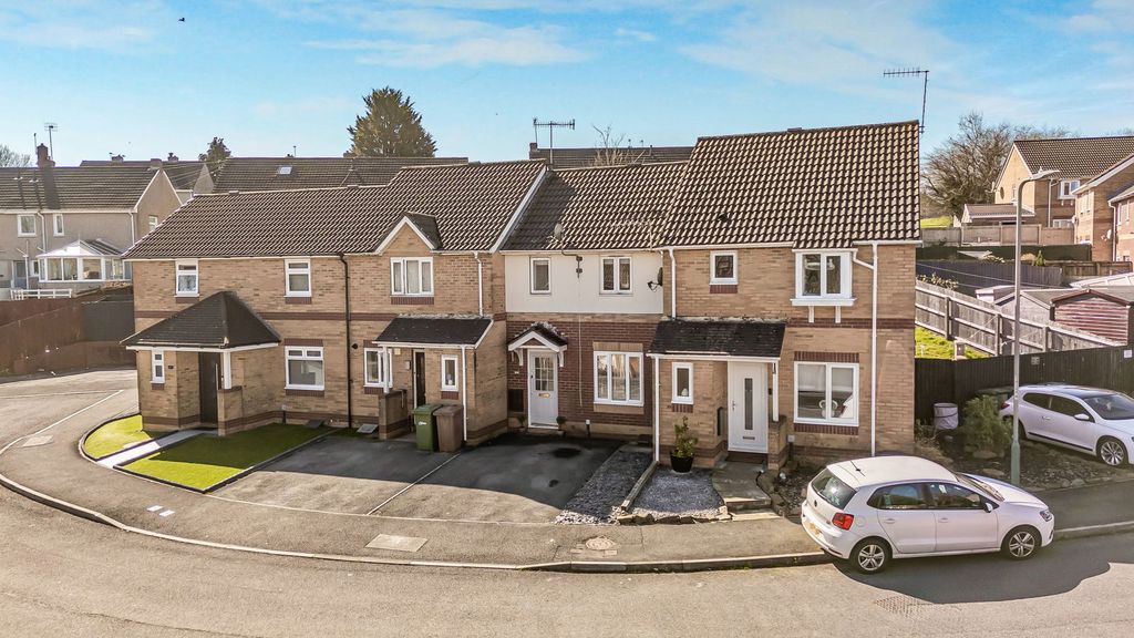 Property photo 2 of 25