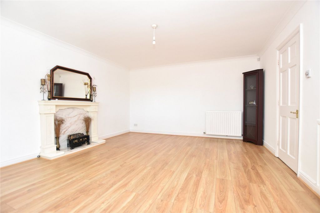 Property photo 3 of 23 Picture No. 12