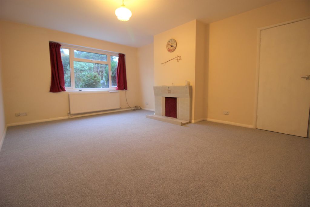 Property photo 2 of 6 Lounge