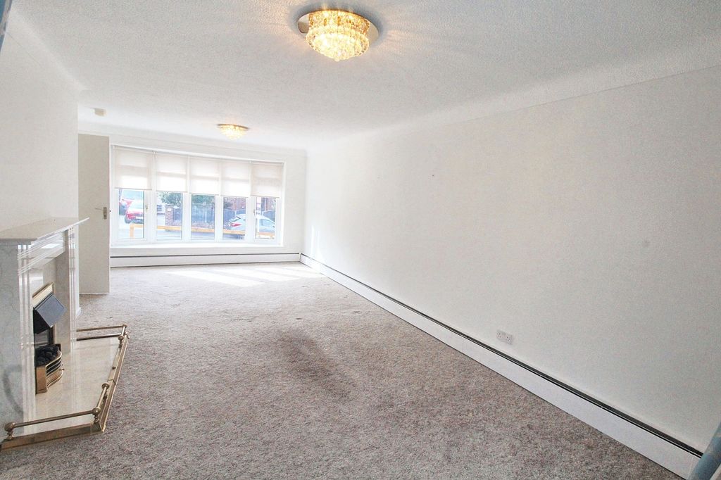 Property photo 3 of 24