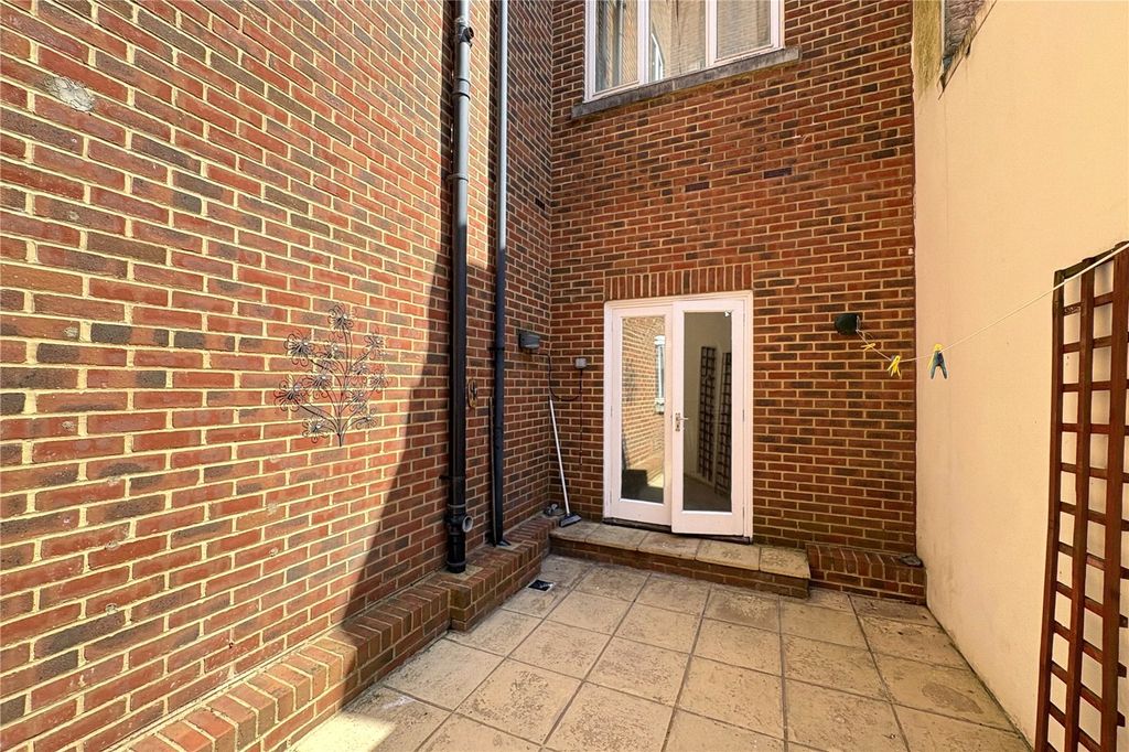 Property photo 3 of 10 Picture No. 14