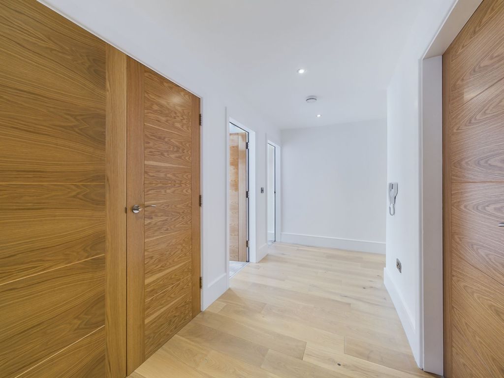 Property photo 2 of 26