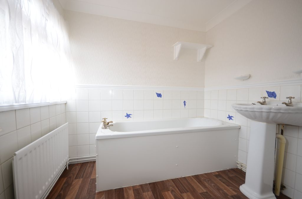 Property photo 3 of 6 Bath.Jpg