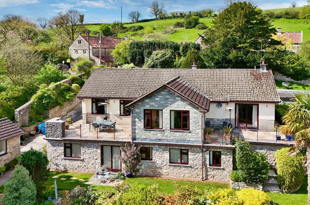 Property photo 1 of 26