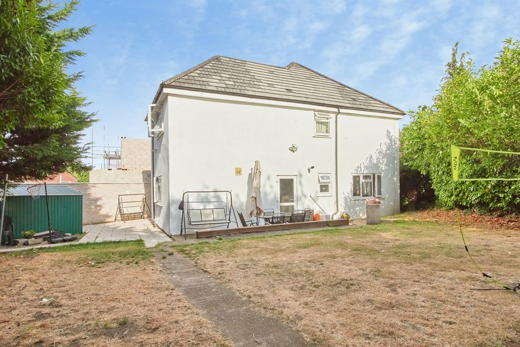 Property photo 2 of 20