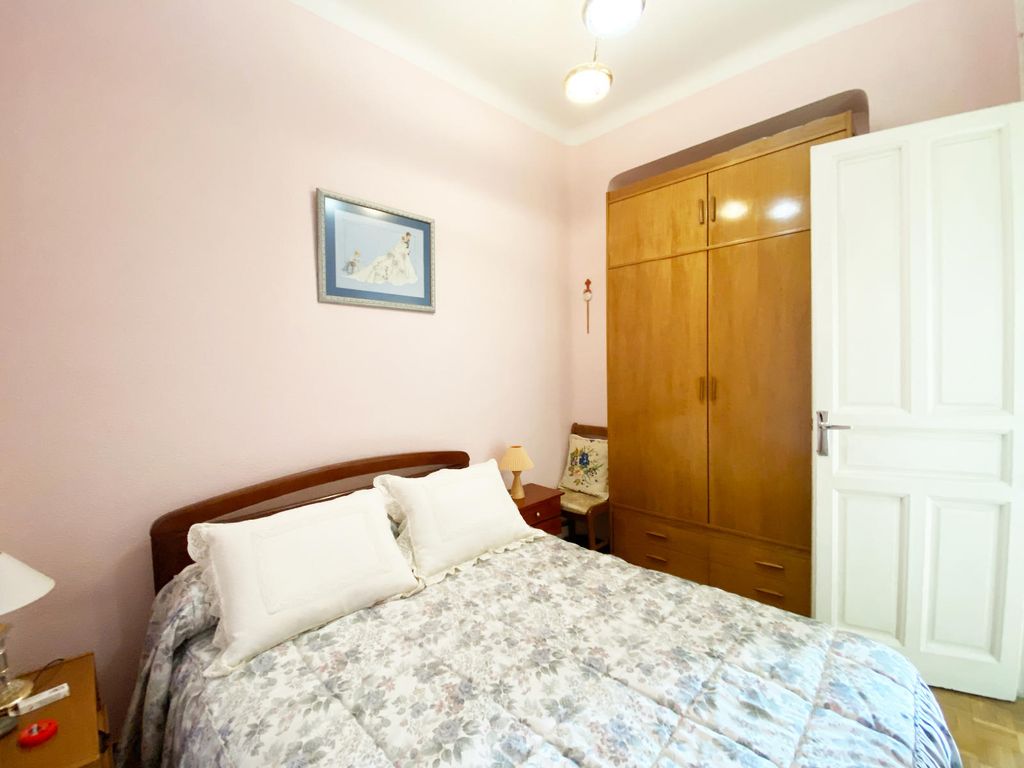 Property photo 3 of 33
