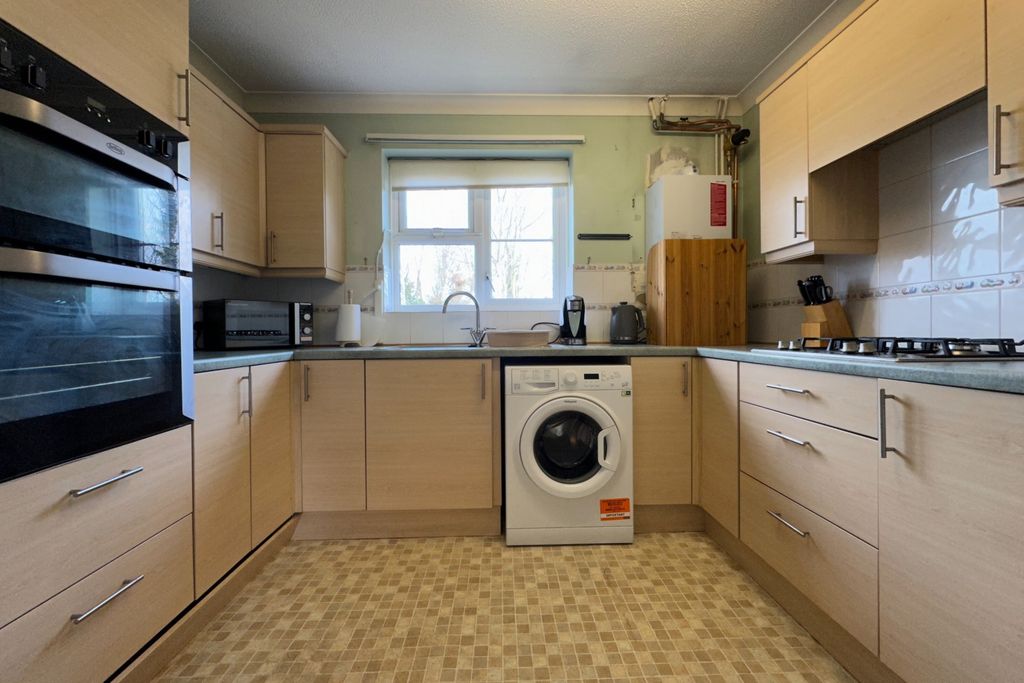 Property photo 3 of 11 Photo 12