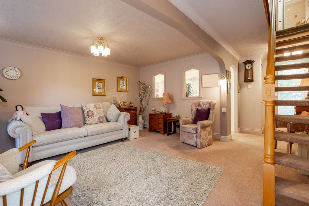 Property photo 3 of 29