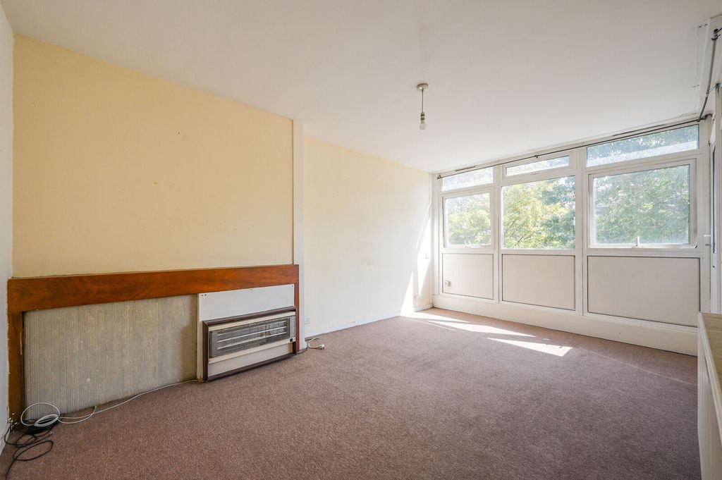 Property photo 3 of 9