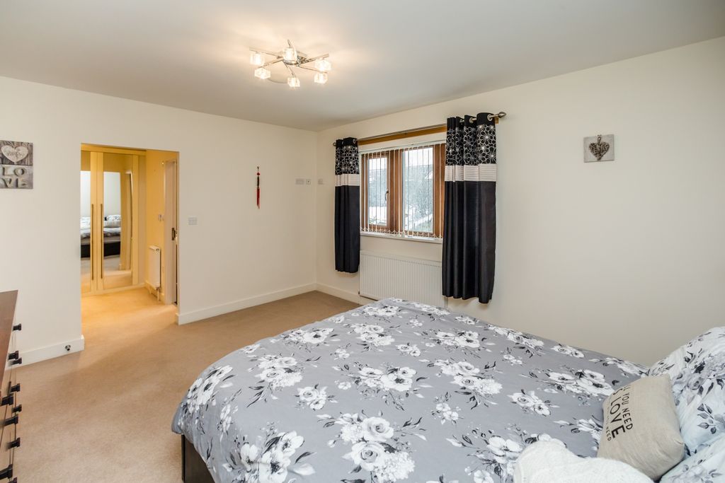 Additional image 13 of 6 bed detached house for saleVilla Gardens, Halifax, West Yorkshire HX3