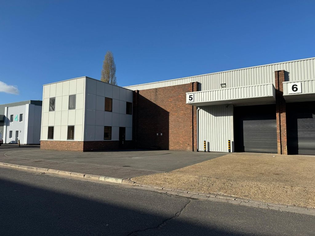 Property photo 1 of 8 Unit 5