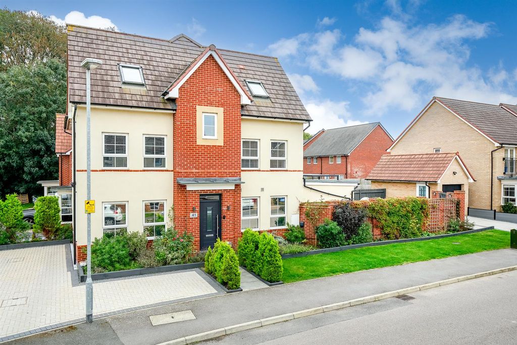 Property photo 1 of 21