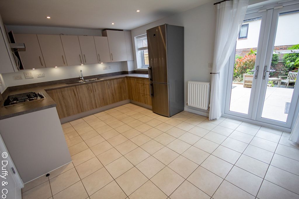 Property photo 2 of 21