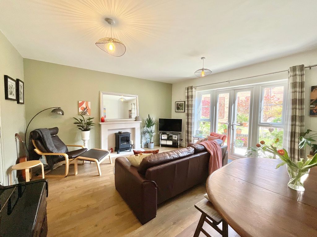 Property photo 2 of 25