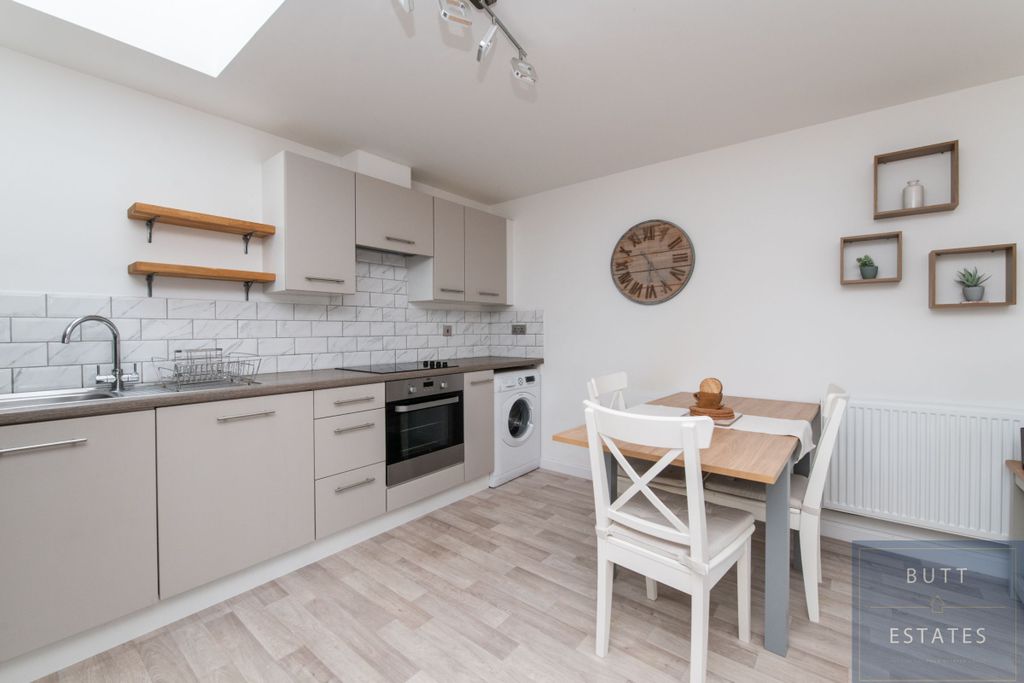 Property photo 3 of 9