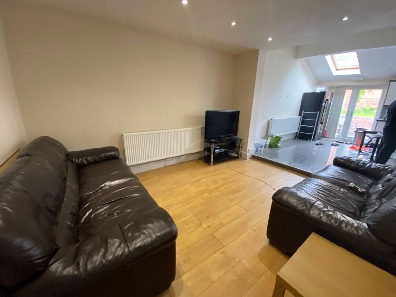 Property photo 2 of 9 Photo 9