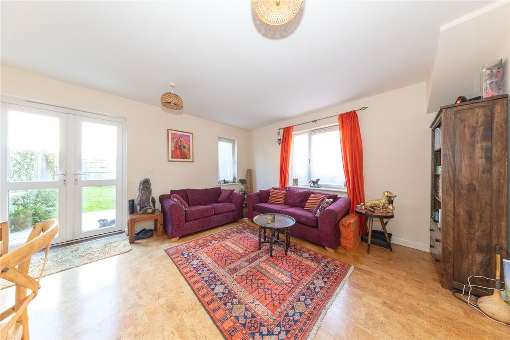 Property photo 3 of 23 Picture No. 03