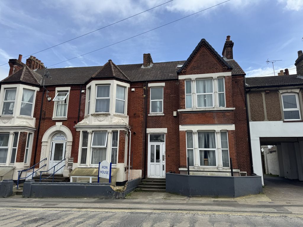 Property photo 1 of 3