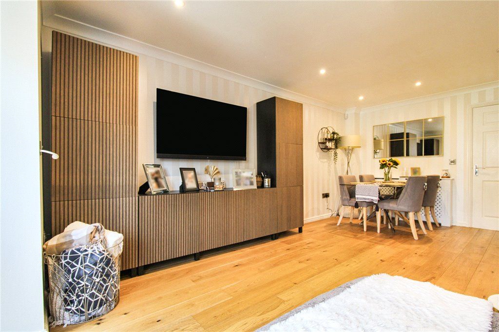 Property photo 3 of 14 Living Room