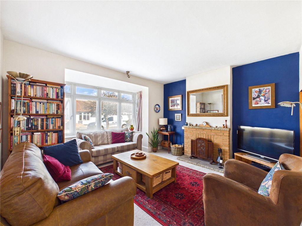 Property photo 3 of 17 Picture No. 02