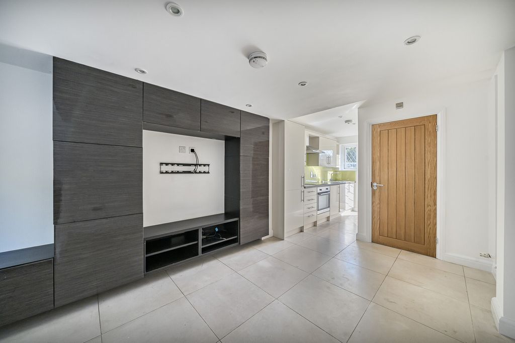 Property photo 2 of 20 1363618-11-68E3F5...