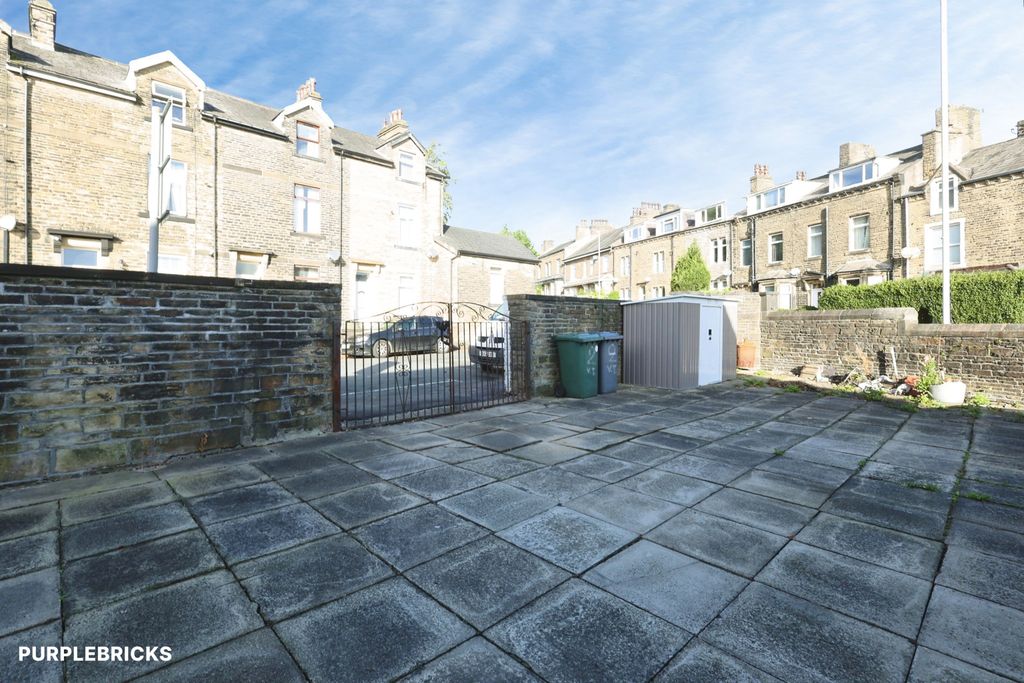 Property photo 3 of 27