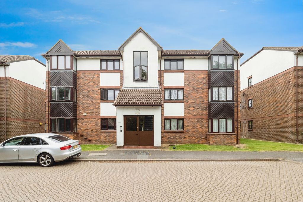 Property photo 1 of 17 Front