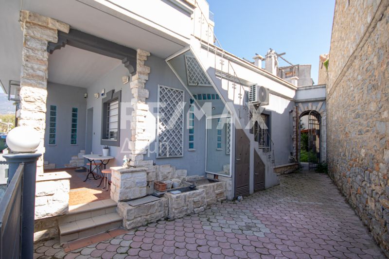 Property photo 1 of 45