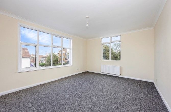Property photo 2 of 27