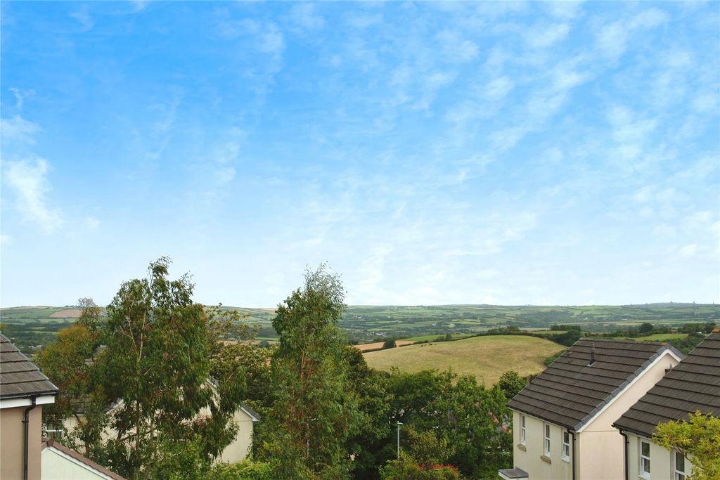Property photo 2 of 15 Picture No. 18