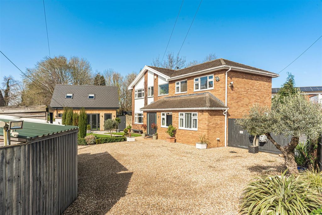 Property photo 1 of 33