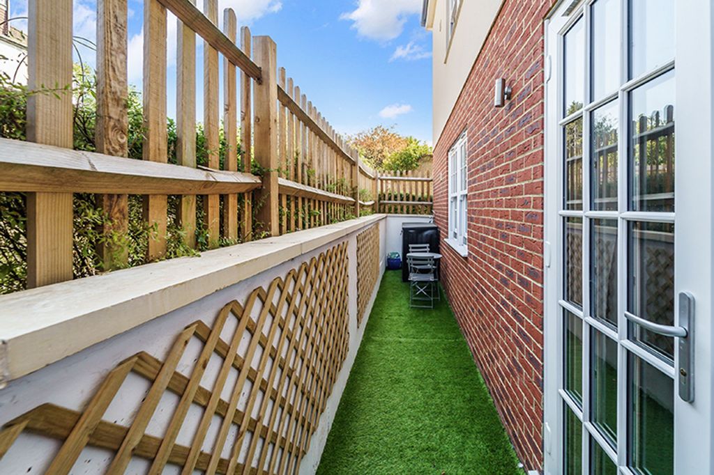 Property photo 3 of 11